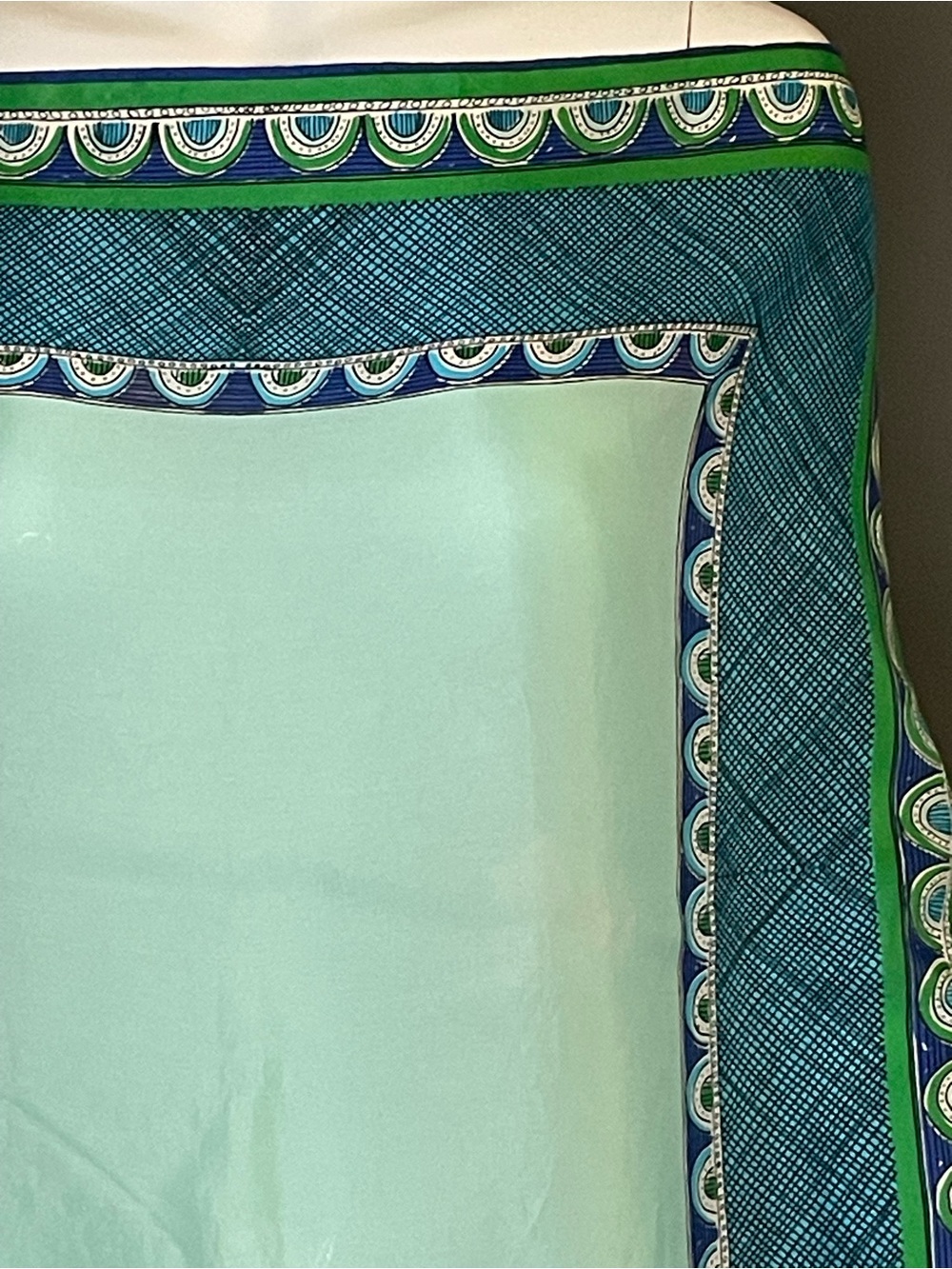 Vintage Vera Silk Blend Scarf 22 In Sq Good Condition - Picture 5 of 9